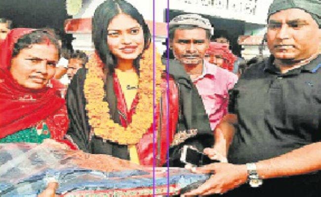 फिल्म इंदु सरकार की अभिनेत्री रश्मि झा जब पहुंची पकड़िया तो...