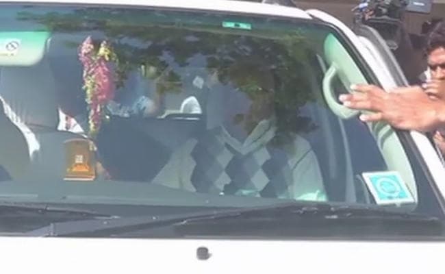 सोशल मीडिया पर छाये लालू व चारा घोटाला : आजकल न्याय बंट रहा है...आपको भी मिल जायेगा