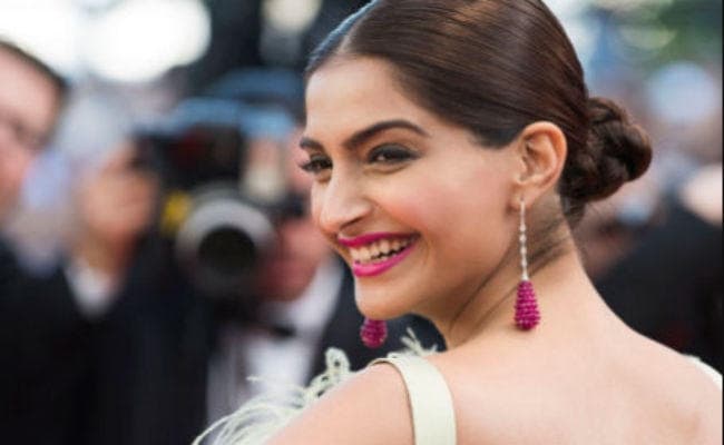 अगले साल ब्‍वॉयफ्रेंड संग शादी करेंगी सोनम कपूर!