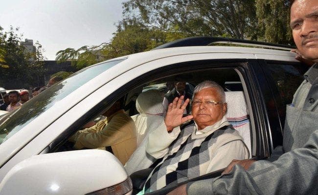 लालू दोषी : जुबानी जंग में कूदे RJD-JDU के नेता, जानें किसने किसको क्या कहा