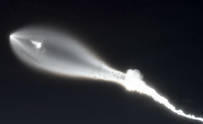 रॉकेट की चमक को लोगों ने समझा यूएफओ, पुलिस को किया कॉल