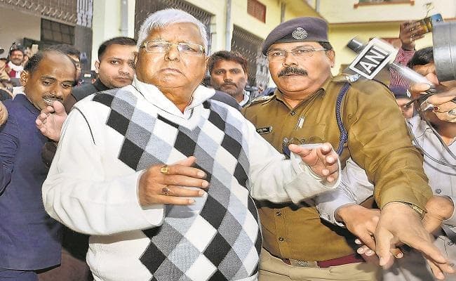 चारा घोटाले के दोषियों से कोर्ट ने कहा, जेल में रहकर करें आत्मचिंतन, बेल के जरिये जेल से बाहर आ पायेंगे लालू!