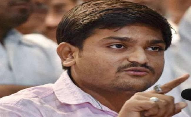 ''अयोध्या'' को चुनावी मुद्दा बनाने वाली पार्टी को राहुल के मंदिर जाने पर एतराज : हार्दिक पटेल