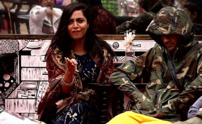 Bigg Boss 11: देश की आवाम ने अर्शी खान को किया घर से बेघर