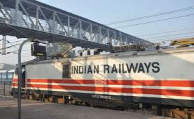 IRCTC से लिंक करें आधार, 10 हजार कैश और फ्री टिकट जीतने का मौका -लेकिन इस शर्त पर