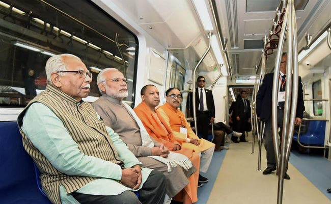 पीएम मोदी के खिलाफ विरोध प्रदर्शन, ”घर दिलाओ, बिल्डरों की मदद बंद करो” के लगे नारे