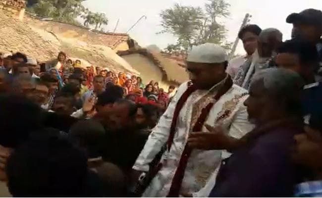 VIDEO : सज-धजकर बैठी दुल्हन ने इस कारण शादी से किया इंकार, बैरंग लौटी बरात