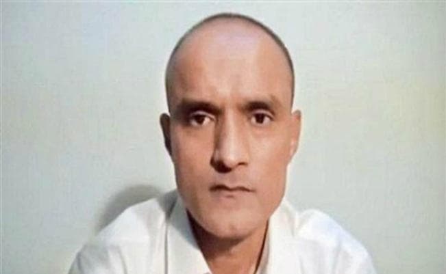 भारत के बेटे कुलभूषण जाधव से इतना क्यों डरता है पाकिस्तान?