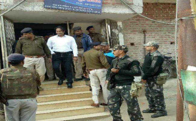 देवघर : डॉन अखिलेश सिंह को MRI के लिए निजी नर्सिंग होम लाया गया