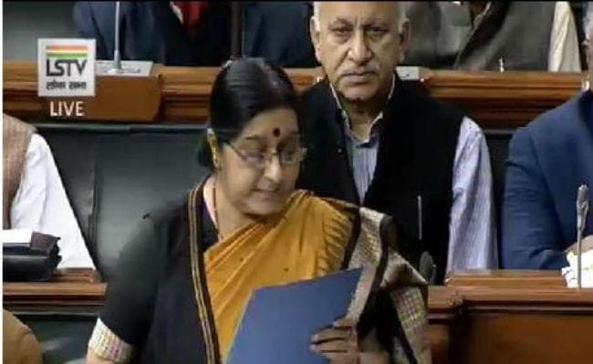 बिना बिंदी-मंगलसूत्र के पहुंची मां, तो जाधव ने पूछा- बाबा कैसे हैं ?