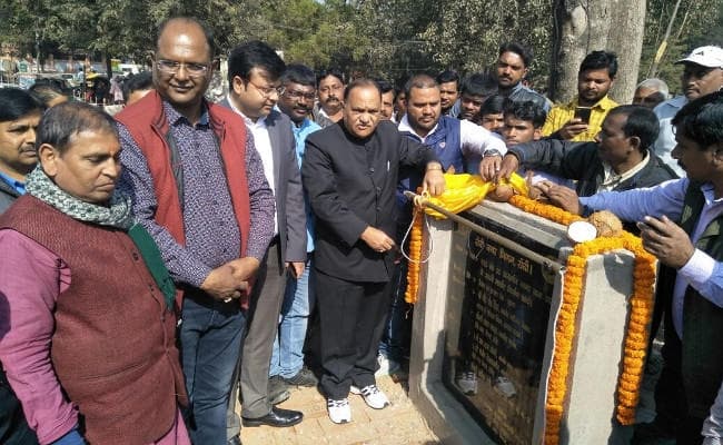 RANCHI : नगर विकास मंत्री सीपी सिंह ने किया सब्जी मार्केट का शिलान्यास