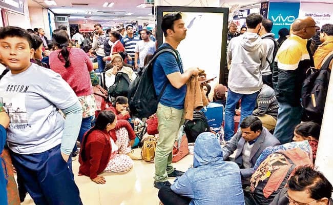 बिहार : घने कोहरे से विमानों और ट्रेनों के सफर पर छायी धुंध