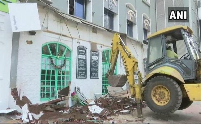 ''अग्निकांड'' में 14 मौतों के बाद जागी BMC, कई अवैध निर्माणों पर चला बुलडोजर, जांच तेज