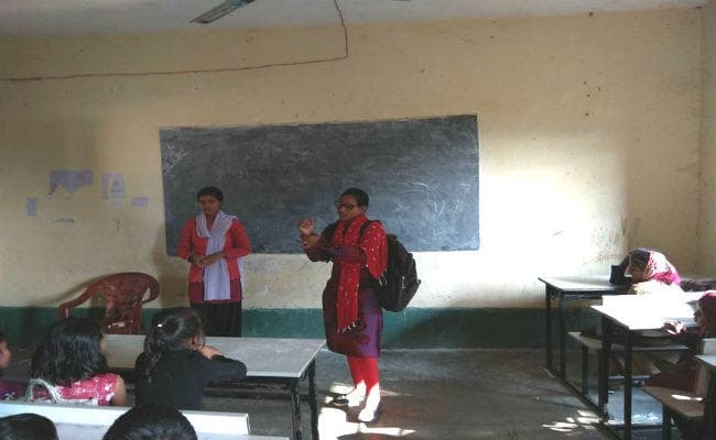 गया के सुदूर इलाकों में आंगनबाड़ी केंद्रों की बुनियाद बदल रहीं चंद युवतियां
