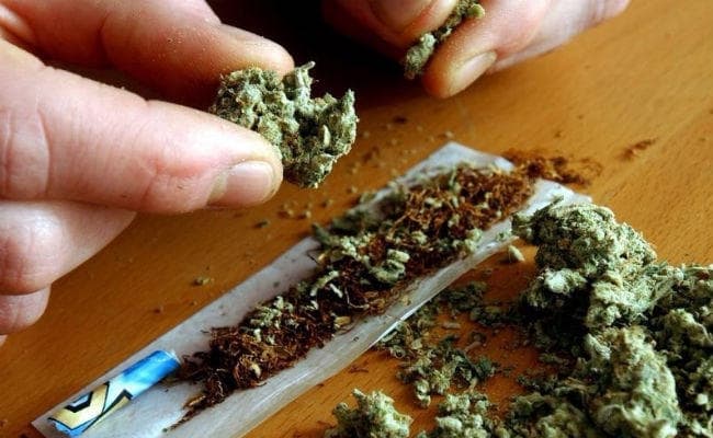 नशा का कारोबार करने के अपराध में DU-JNU के 4 छात्र गिरफ्तार