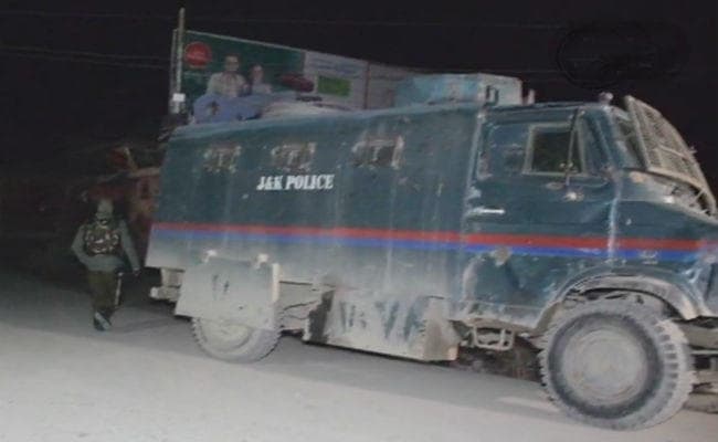 जम्मू-कश्मीर : CRPF के ट्रेनिंग सेंटर पर बड़ा आतंकी हमला, 4 जवान शहीद, 3 आतंकी ढेर