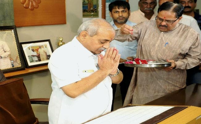 अमित शाह के एक फोन से सुलझा मामला, नितिन पटेल बने वित्त मंत्री