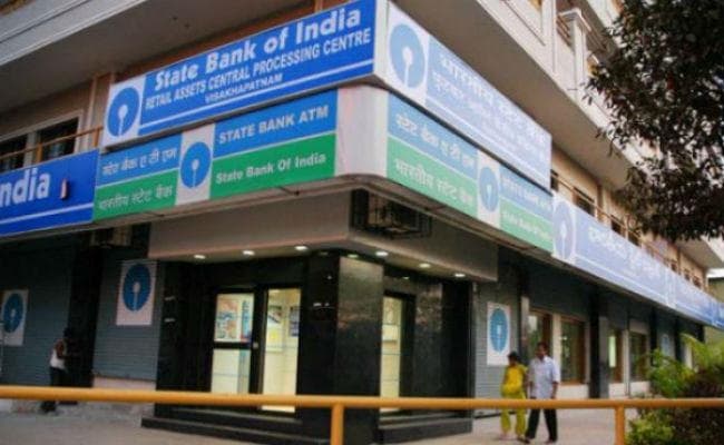 नये साल में सस्‍ते होंगे कर्ज! जानें किन-किन बैंकों ने ब्‍याज दरों में की कटौती