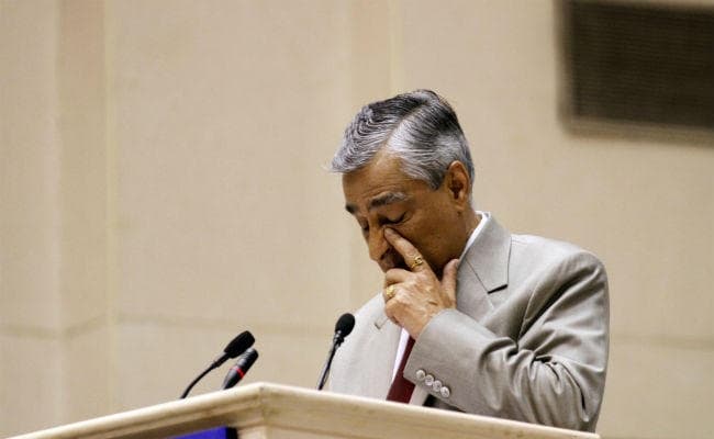 पढें, अपने बेबाक बोल से पहचाने जानें वाले न्यायमूर्ति तीरथ सिंह ठाकुर के कुछ अहम फैसले