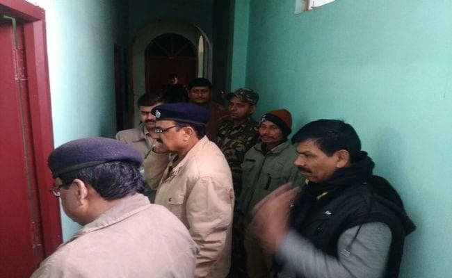 वैशाली में सेक्स रैकेट का भंडाफोड़, कमरे से शव बरामद