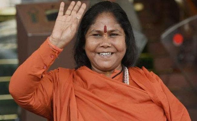 अखिलेश ने तो औरंगजेब को भी पीछे छोड़ दिया : साध्वी निरंजन ज्योति