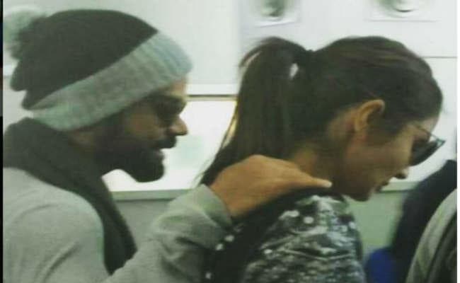 न्‍यू इयर सेलिब्रेट कर लौटे विराट-अनुष्‍का की तसवीरें वायरल