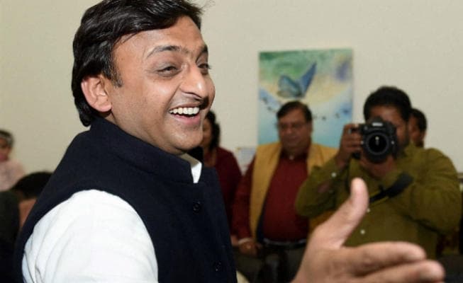 सपा का दंगल : अखिलेश यादव के पक्ष में 200 से ज्यादा सपा विधायकों ने किया शपथपत्रों पर दस्तखत