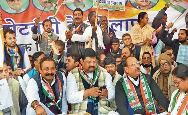 नोटबंदी पर कांग्रेस का पीएम मोदी से बड़ा सवाल, 50 दिन में कालाधन कितना आया ?