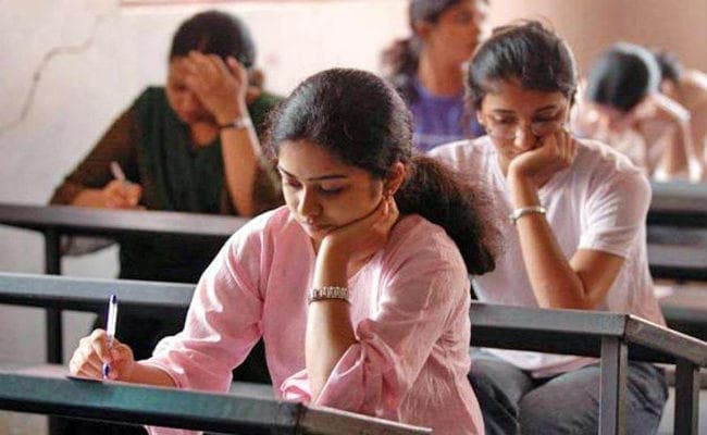 मेडिकल की तर्ज पर अब देशभर में इंजीनयरिंग की एक साथ परीक्षा कराने की तैयारी