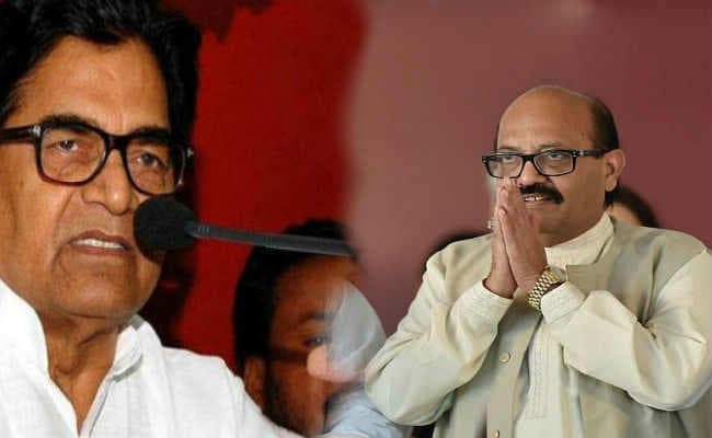 सपा दंगल : आपस में भिड़े अमर सिंह और रामगोपाल, जमकर एक-दूसरे पर निशाना साधा