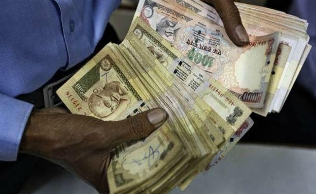 नोटबंदी के दो माह: कालाधन को सफेद करने का मामला, बेटे और मां ने किया लाखों का खेल