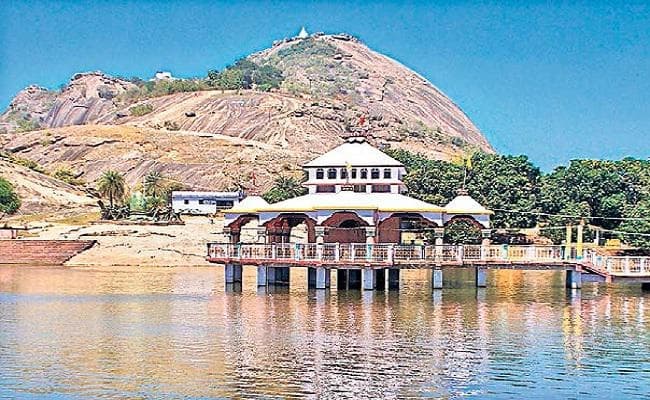 समुद्र मंथन की कहानी आज भी बयां कर रहा बिहार का यह पहाड़, पढ़ें..