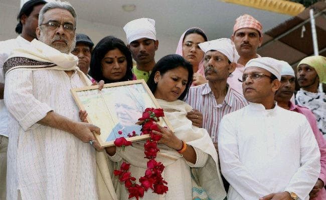 पहली पत्‍नी से दोबारा शादी करना चाहते थे ओम पुरी, जानें क्‍या कहती है पोस्‍टमार्टम रिपोर्ट...?