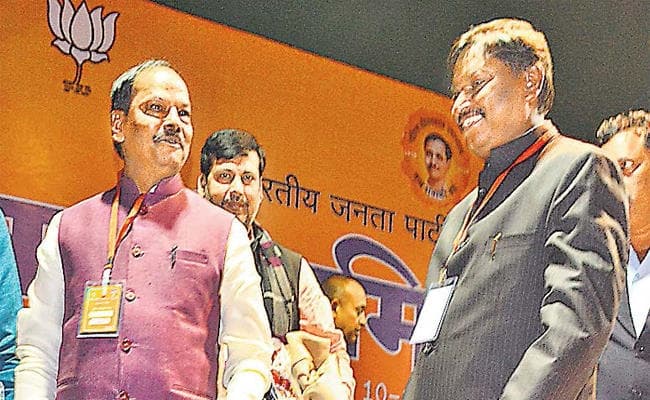 झारखंड भाजपा कार्यसमिति : अर्जुन मुंडा ने सीएनटी-एसपीटी एक्ट संशोधन पर उठाया सवाल, बोले कड़िया मुंडा - मुझसे भी नहीं पूछा