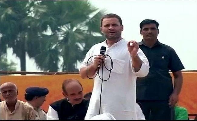 यूपी चुनाव में अखिलेश की छवि के भरोसे कांग्रेस की नैया