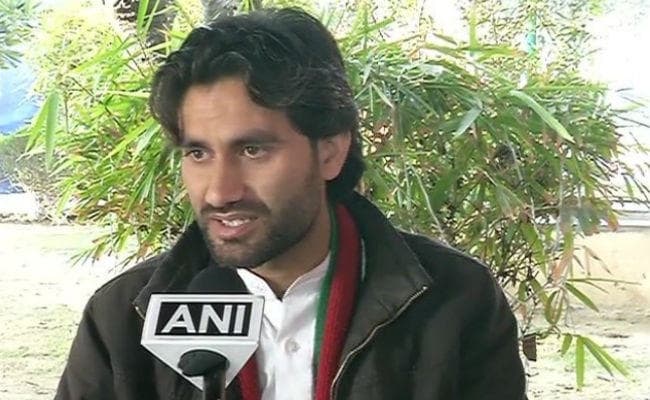 पाकिस्तान के लाहौर में सैकड़ों पख्तून लड़कियां सेक्स गुलाम हैं : पख्तून नेता उमर खट्टक