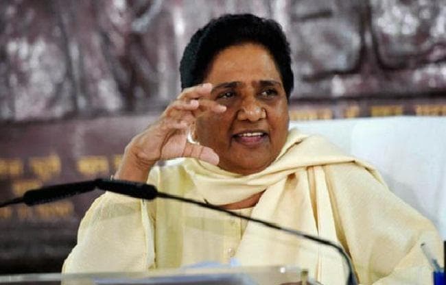 मायावती ने अखिलेश को ‘दागी चेहरा'' बताया