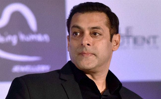 जानें, सोशल मीडिया पर वायरल हो रहे सलमान खान के वोटर आर्डडी कार्ड का सच ?