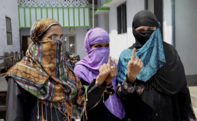 उत्तरप्रदेश के मुसलमानों की बड़ी चिंता : सपा के ''कीचड़'' में ''कमल'' न खिल जाये