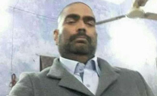 RJD के बाहुबली नेता मो. शहाबुद्दीन की जेल के भीतर ''सेल्फी'' मामले में प्राथमिकी दर्ज