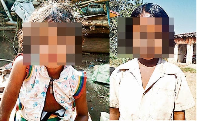 झारखंड के गढ़वा में बुखार से पीड़ित छात्रा नहा कर नहीं आयी तो टीचर ने काट दिये बाल