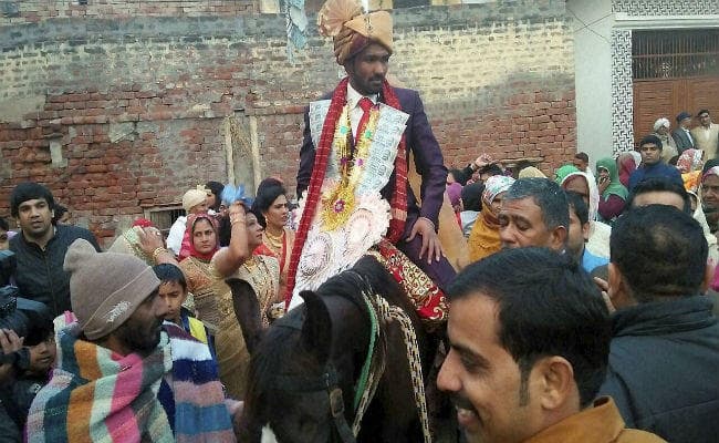 एक दूजे के हुए योगेश्वर और शीतल शर्मा, शादी में शामिल हुए कई दिग्गज