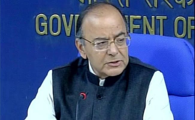 सरकार की पांच साधारण बीमा कंपनियों के शेयरों की सार्वजनिक बिक्री को मंजूरी दी