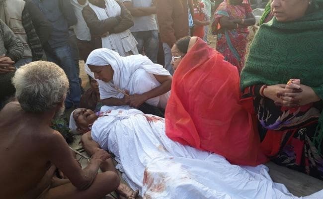 गया में दो ट्रकों के बीच पिसा जैन श्रद्धालुओं का जत्था, 3 माताओं की मौत