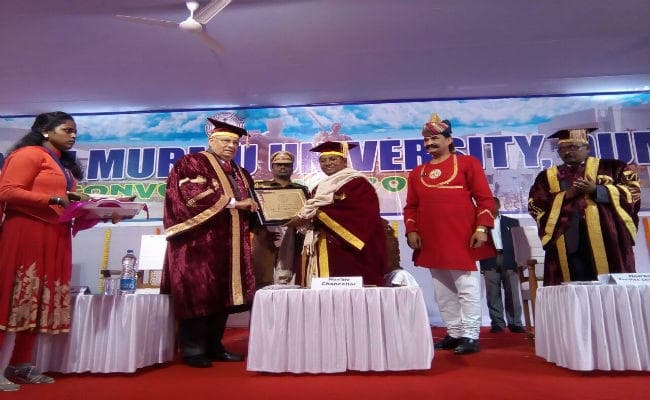 DUMKA : एसकेएम विश्वविद्यालय का दीक्षांत समारोह, बाेलीं राज्यपाल- कुशल नागरिक होना ही शिक्षा का असली मकसद