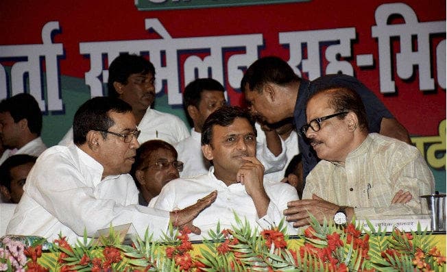 सुबह तक तय हो जायेगा सपा-कांग्रेस के गंठबंधन का भविष्य, एक-दूसरे पर बढ़ाया दबाव