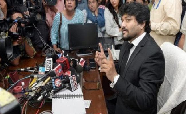 मेरे कमरे में पानी नहीं : बाबुल सुप्रियो