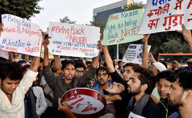 नजीब के परिजनों से फिरौती मांगने वाला गिरफ्तार, परिवार का फोन से इनकार