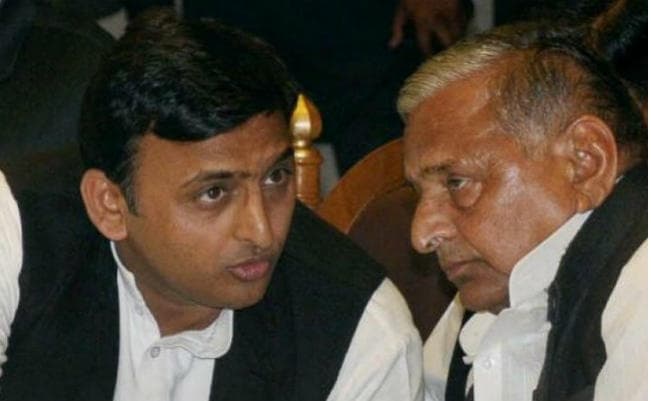 कांग्रेस व सपा में हुआ गठबंधन, कांग्रेस को अखिलेश ने दी 105 सीट : सूत्र