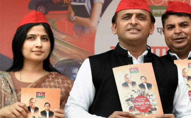 समाजवादी पार्टी का घोषणा पत्र : अखिलेश यादव ने की लुभावने वादों की बौछार